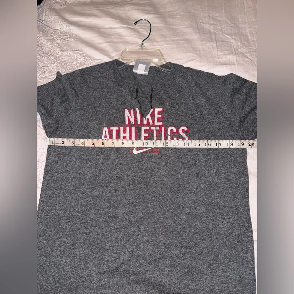 Nike Athletics Vintage Long Sleeve V-Neck Top Gray Red Size M